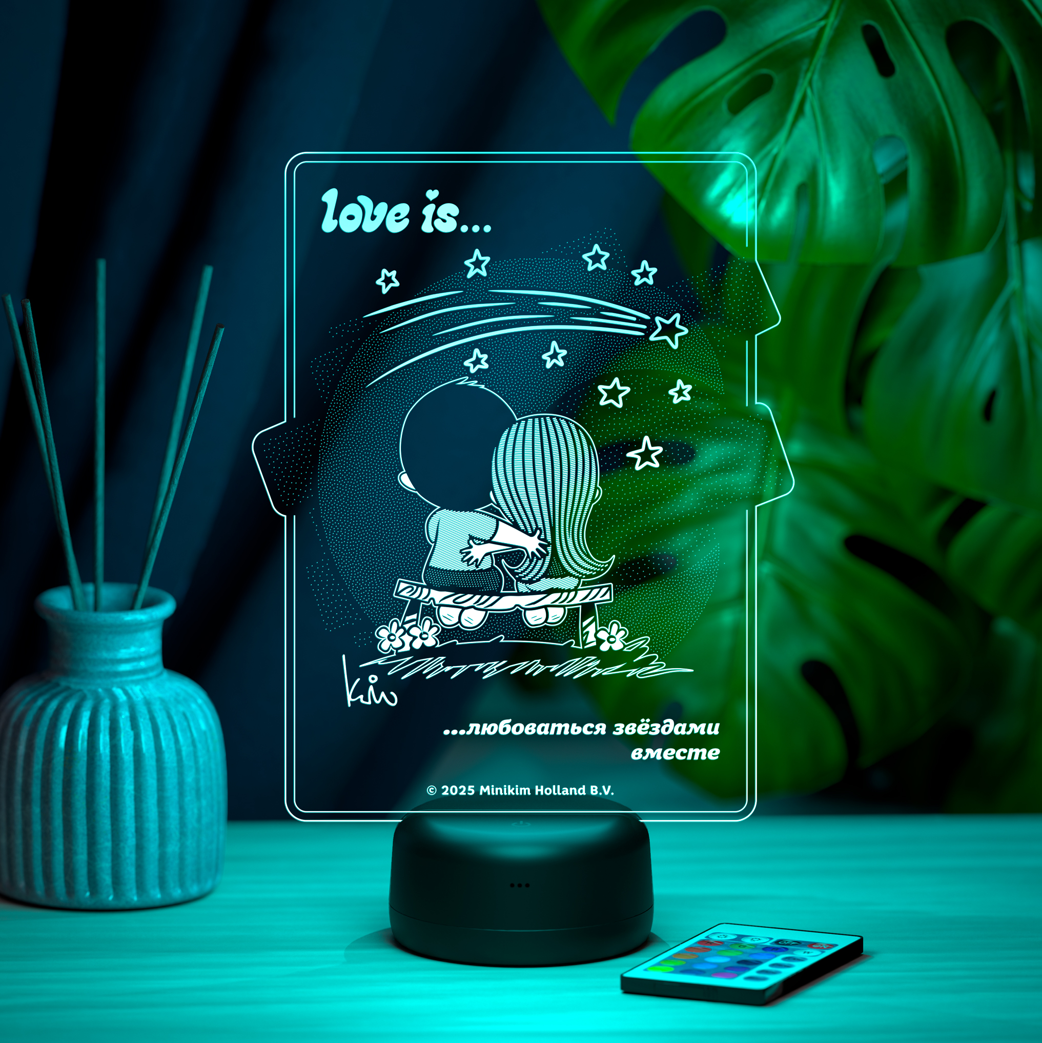Ночник Love is.. Любоваться звездами вместе - фото 11