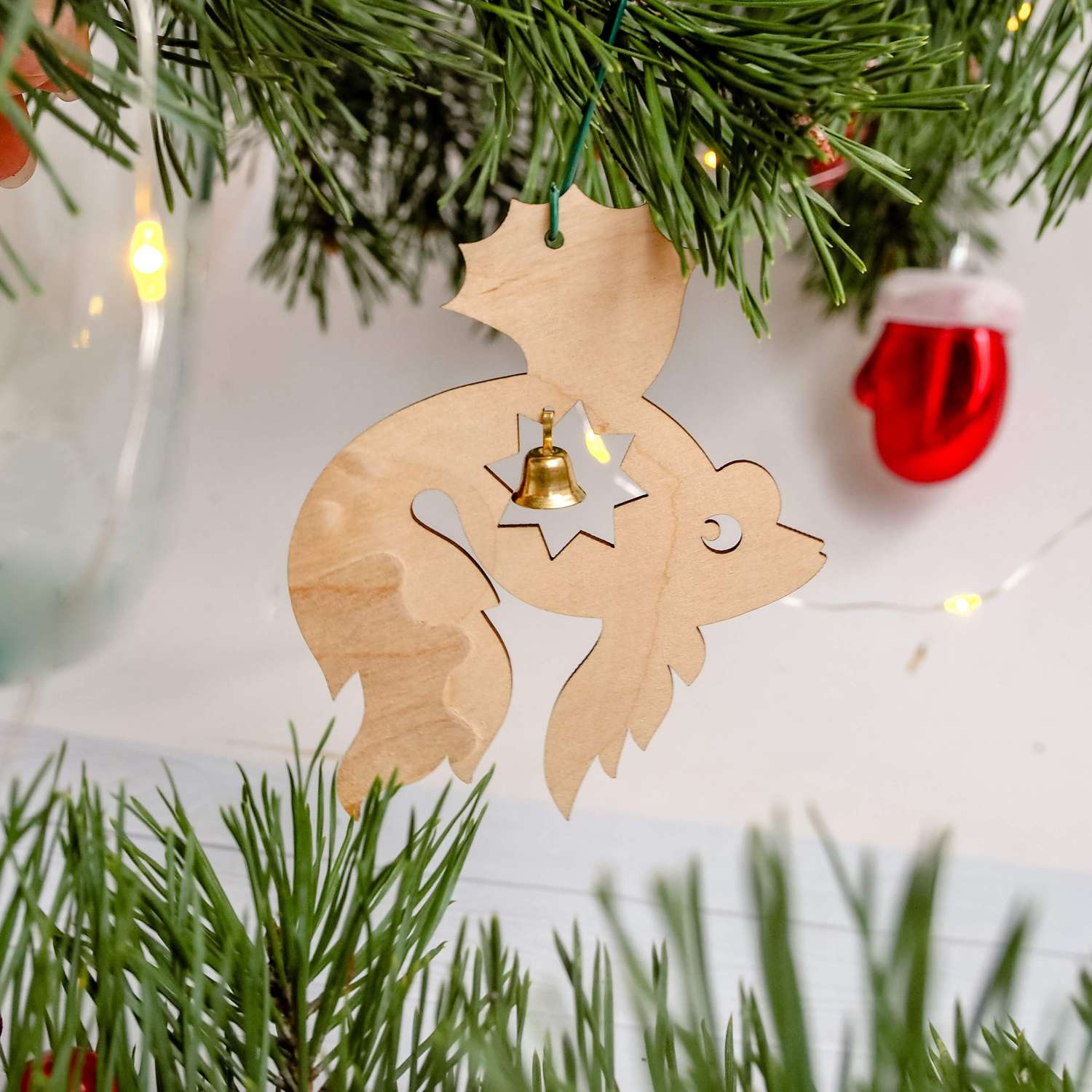 Сувенир для раскрашивания Символик Деревянная подвеска Золотая рыбка с колокольчиком - фото 2