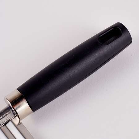 Нож Выручалочка для фигурной нарезки с черной ручкой