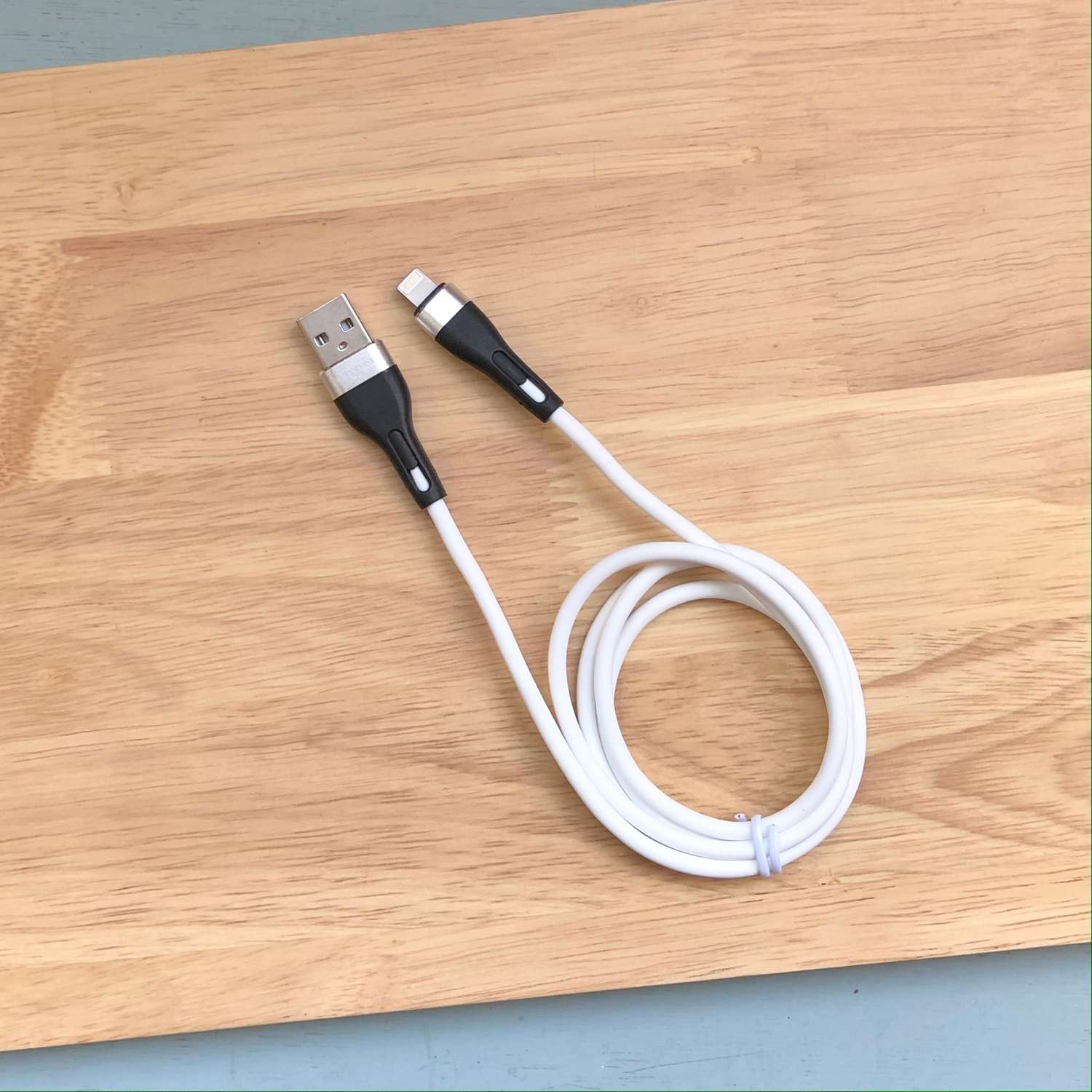 Кабель Borofone не горит не мерзнет USB 2.4A iOS Lighting 1 м белый - фото 2