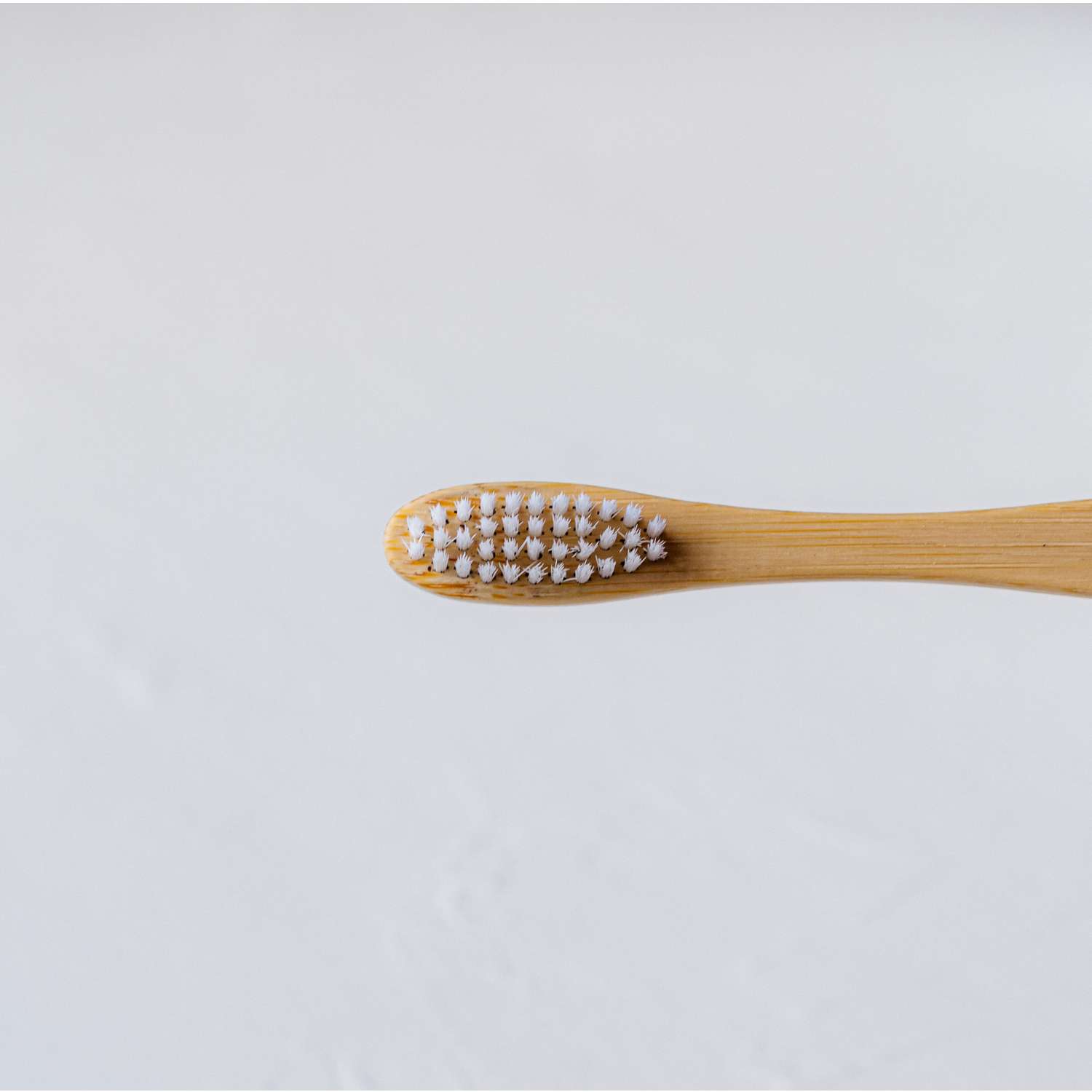 Зубная щётка Baby and nature Бамбуковая белая - фото 5