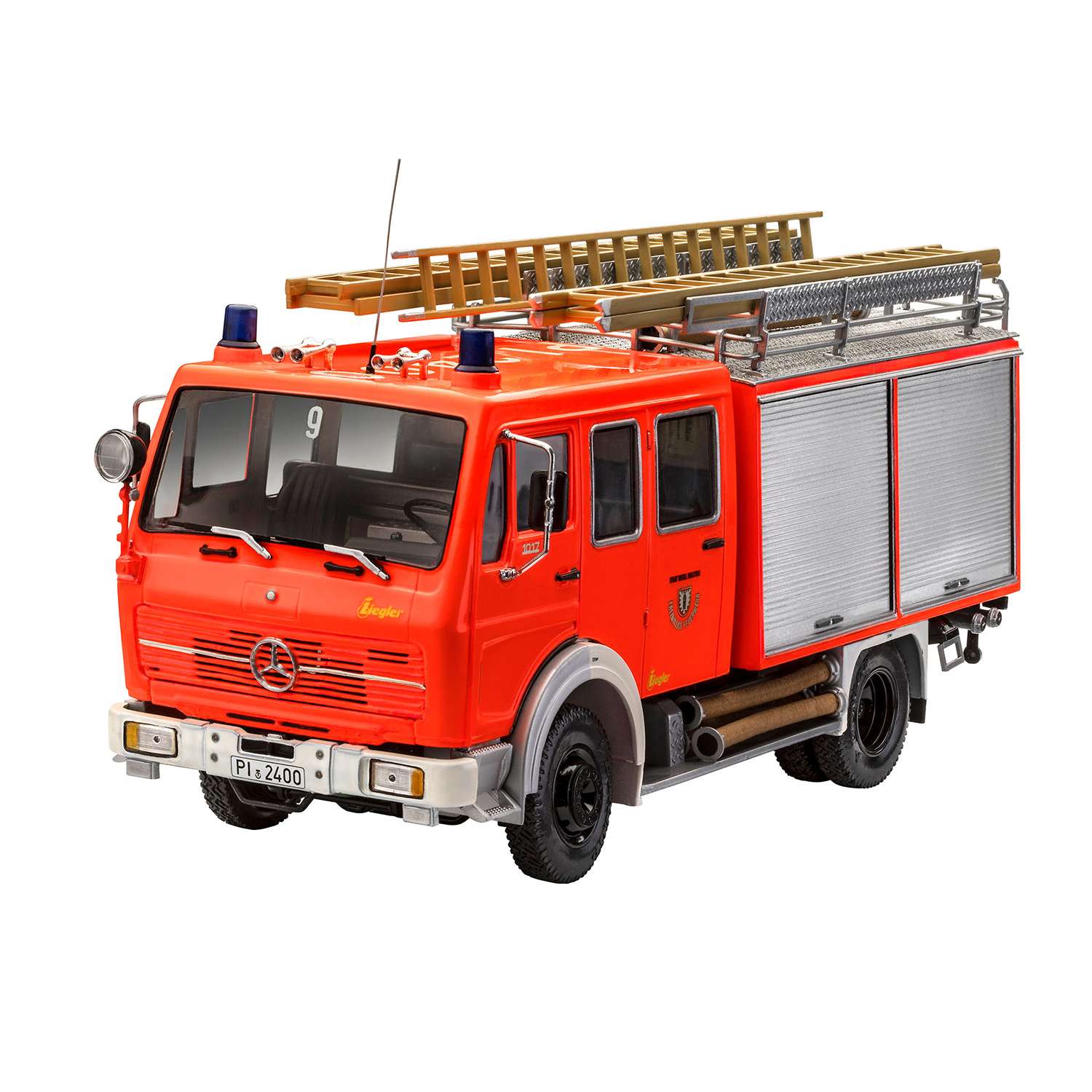 Сборная модель Revell Пожарный автомобиль Mercedes-Benz 1017 LF 16 07655 - фото 1