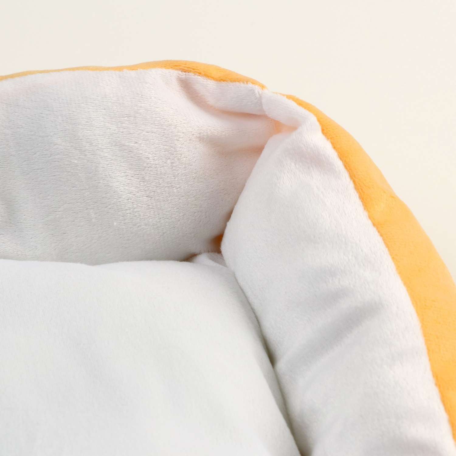 Лежанка Пижон мягкая прямоугольная со съемной подушкой + игрушка звезда 54х42х11 см персик - фото 5