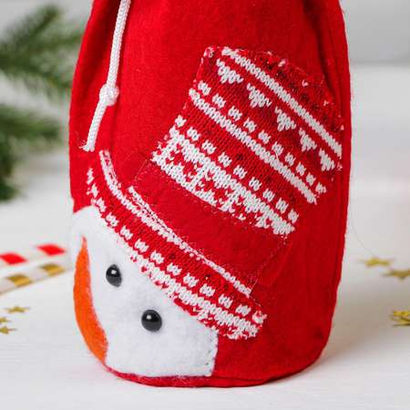 Чехол Страна карнавалия на бутылку «Снеговик в шляпке» на завязках