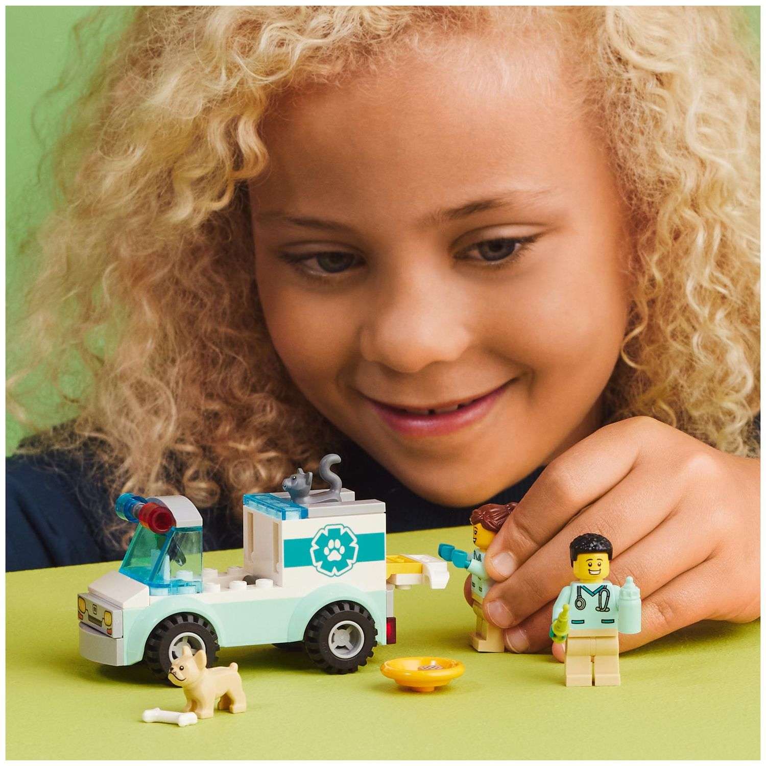Конструктор Lego Спасательный фургон ветеринара 60382 - фото 9