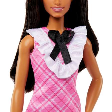 Кукла Barbie Fashionistas №209 в клетчатом платье с черными волосами HJT06