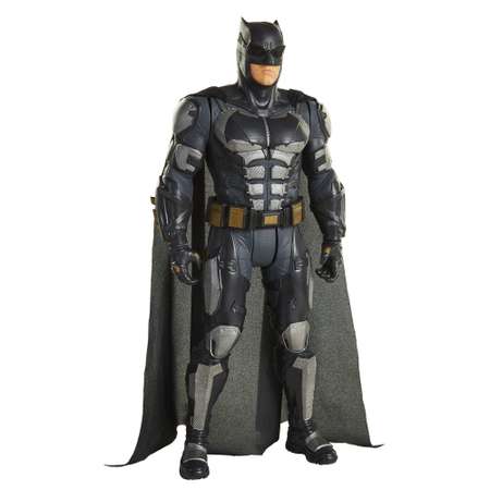 Фигурка Batman Dc Вселенная бронированный с аксессуарами 57776