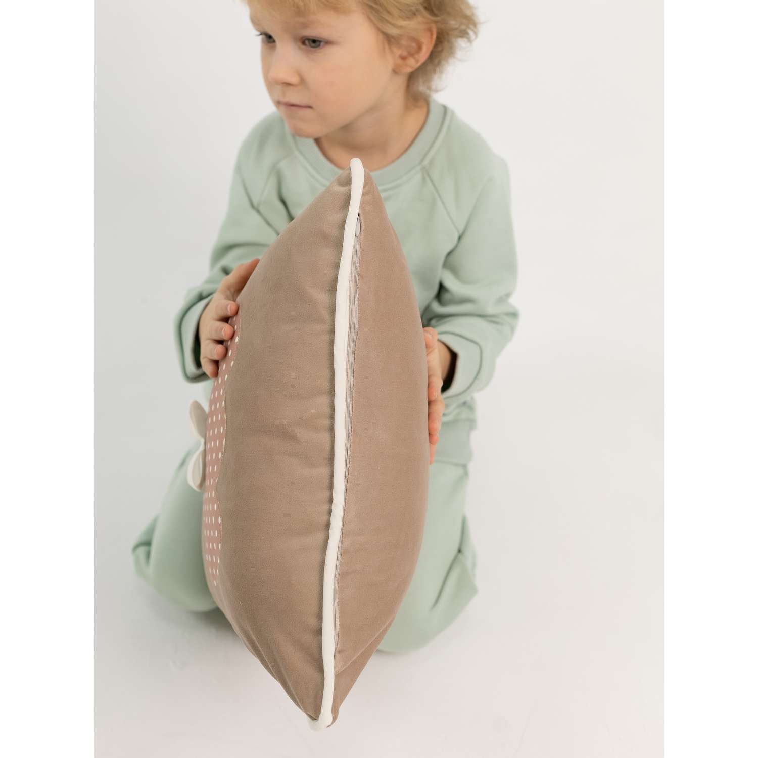 Подушка декоративная детская Мишель Мишка в горошек цвет бежевый - фото 5
