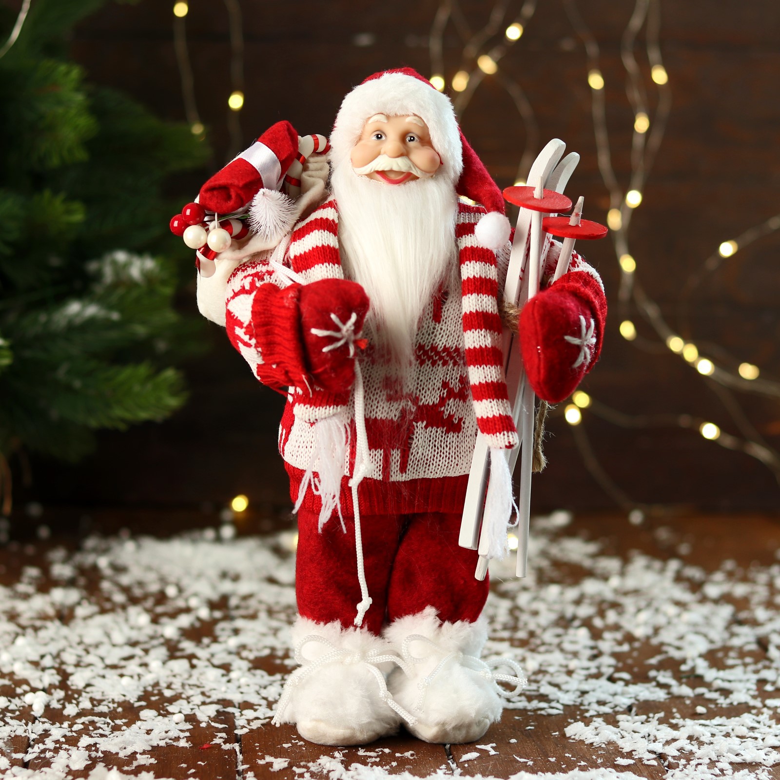 Дед мороз Зимнее волшебство «В вязаном костюме с лыжами и мешком» 30 см - фото 1