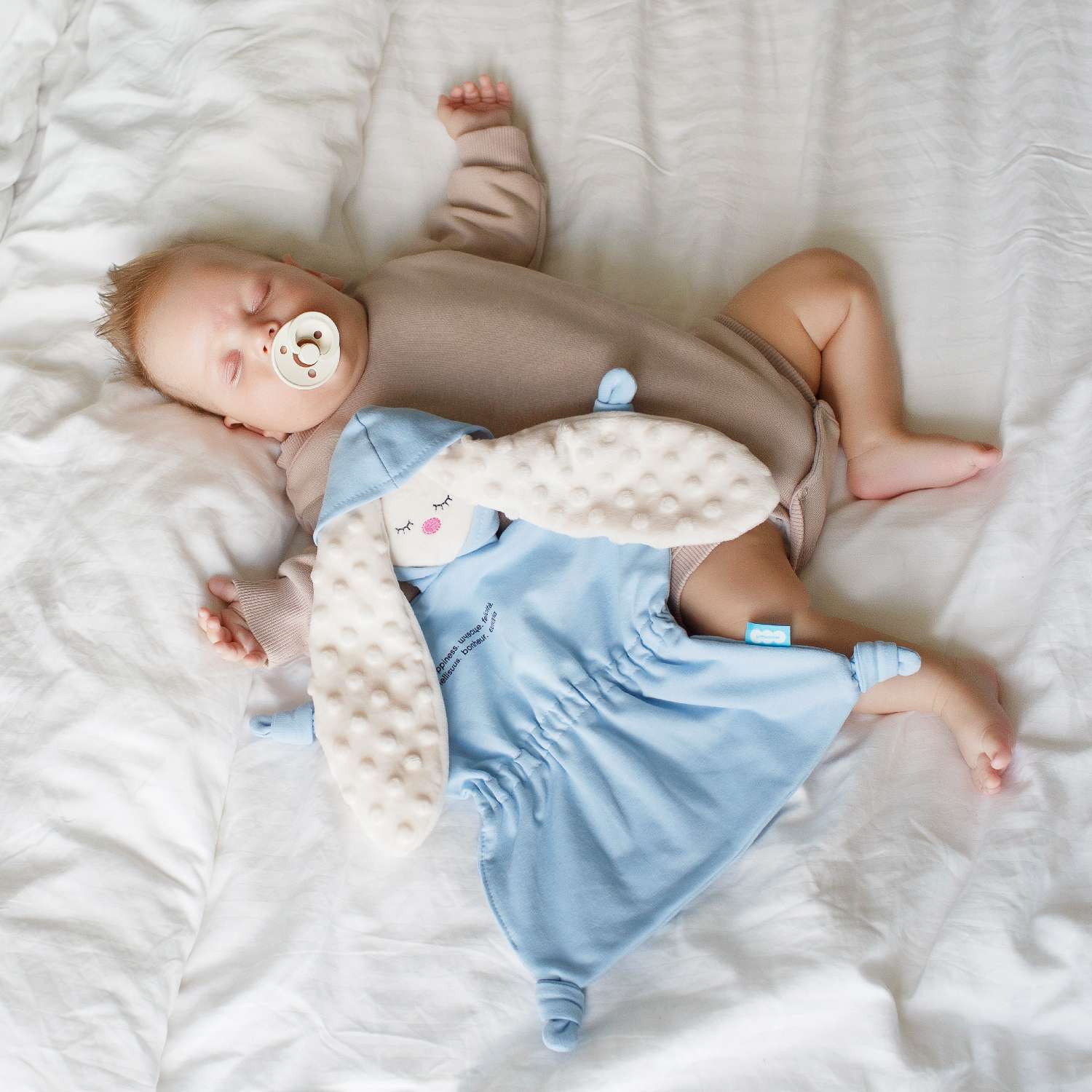 Игрушка-комфортер Мякиши для новорожденных Сплюша спорт Зайка Небесный для сна обнимашка подарок на рождение - фото 6