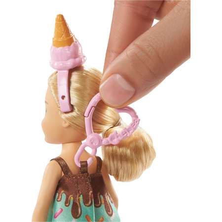 Кукла Barbie Семья Челси в тематическом костюме Мороженое GHV72