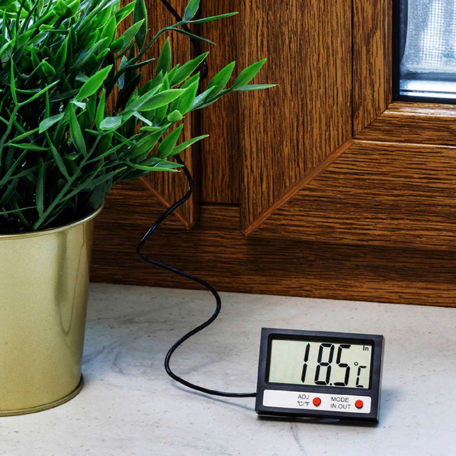 Цифровой термометр REXANT комнатно-уличный с часами - фото 8