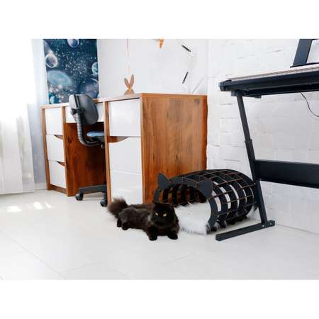 Домик для животных Eco Wood Art (EWA) лежанка с мехом Кошкин дом черный каркас белый мех