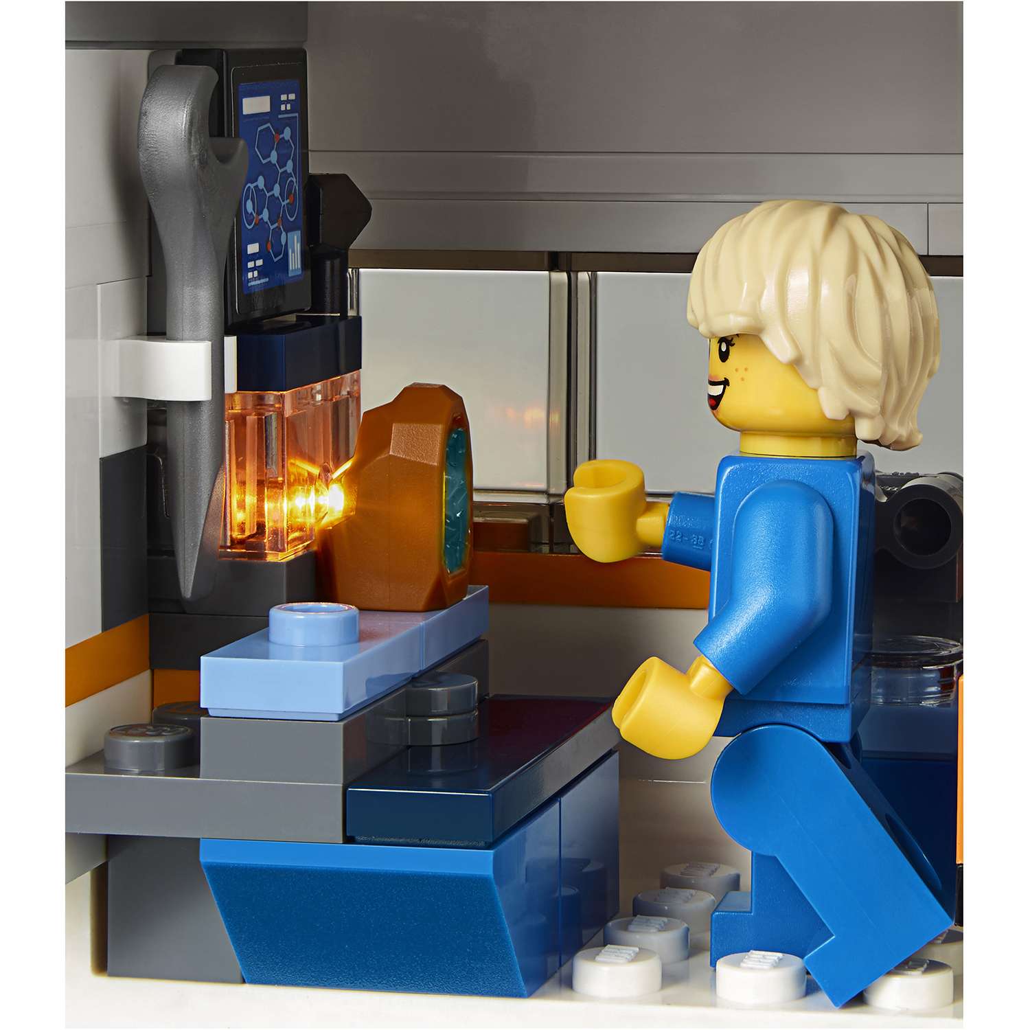 Конструктор LEGO City Space Port Лунная космическая станция 60227 - фото 12