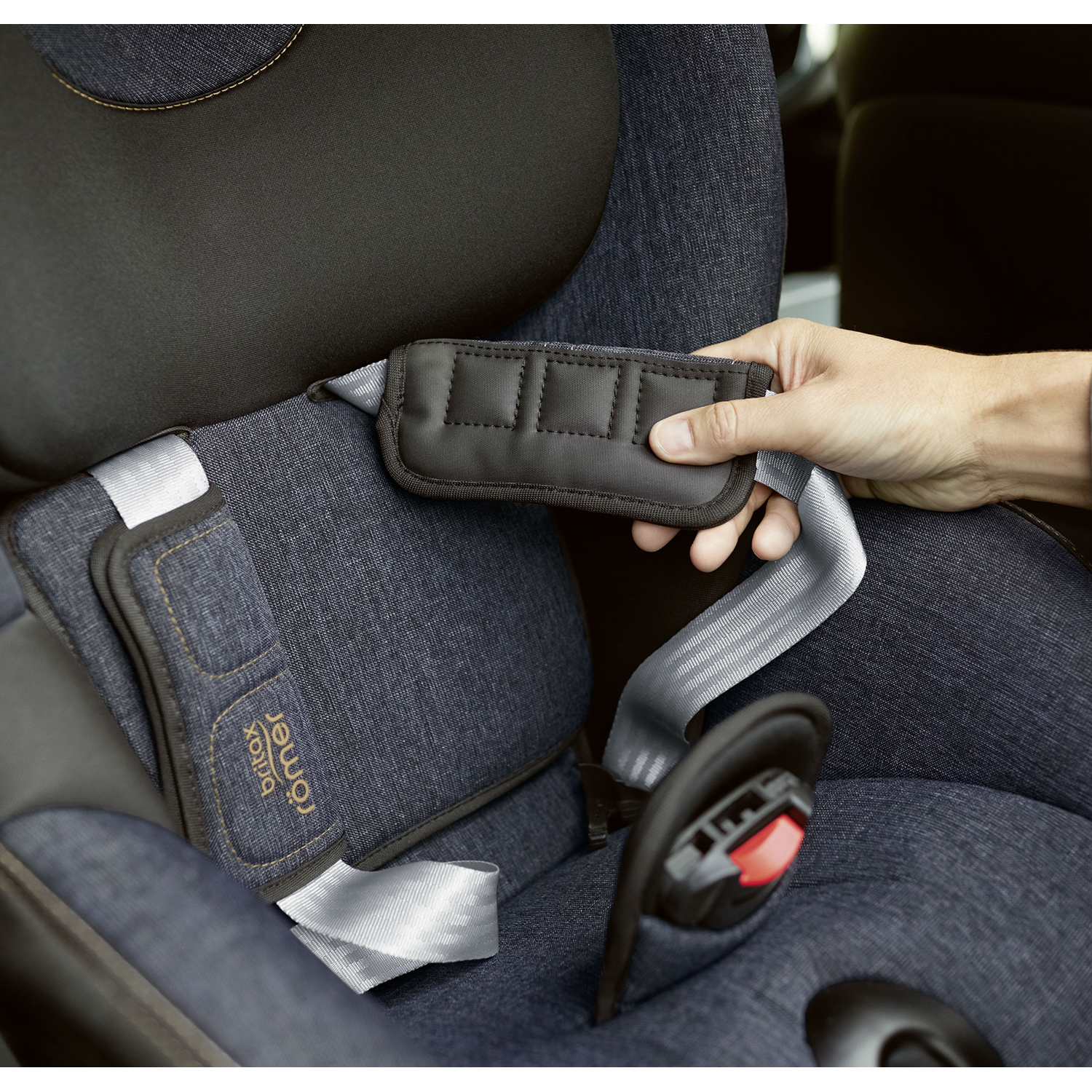 Автокресло Britax Roemer Dualfix M i-Size Cool Flow Black - фото 7