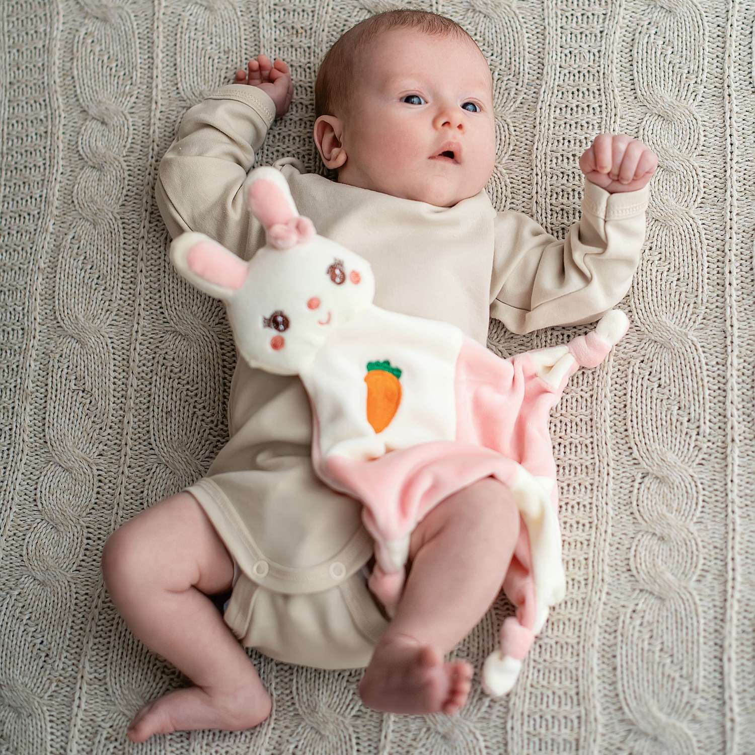 Комфортер для новорожденных Uviton мягкая Кролик розовый - фото 2