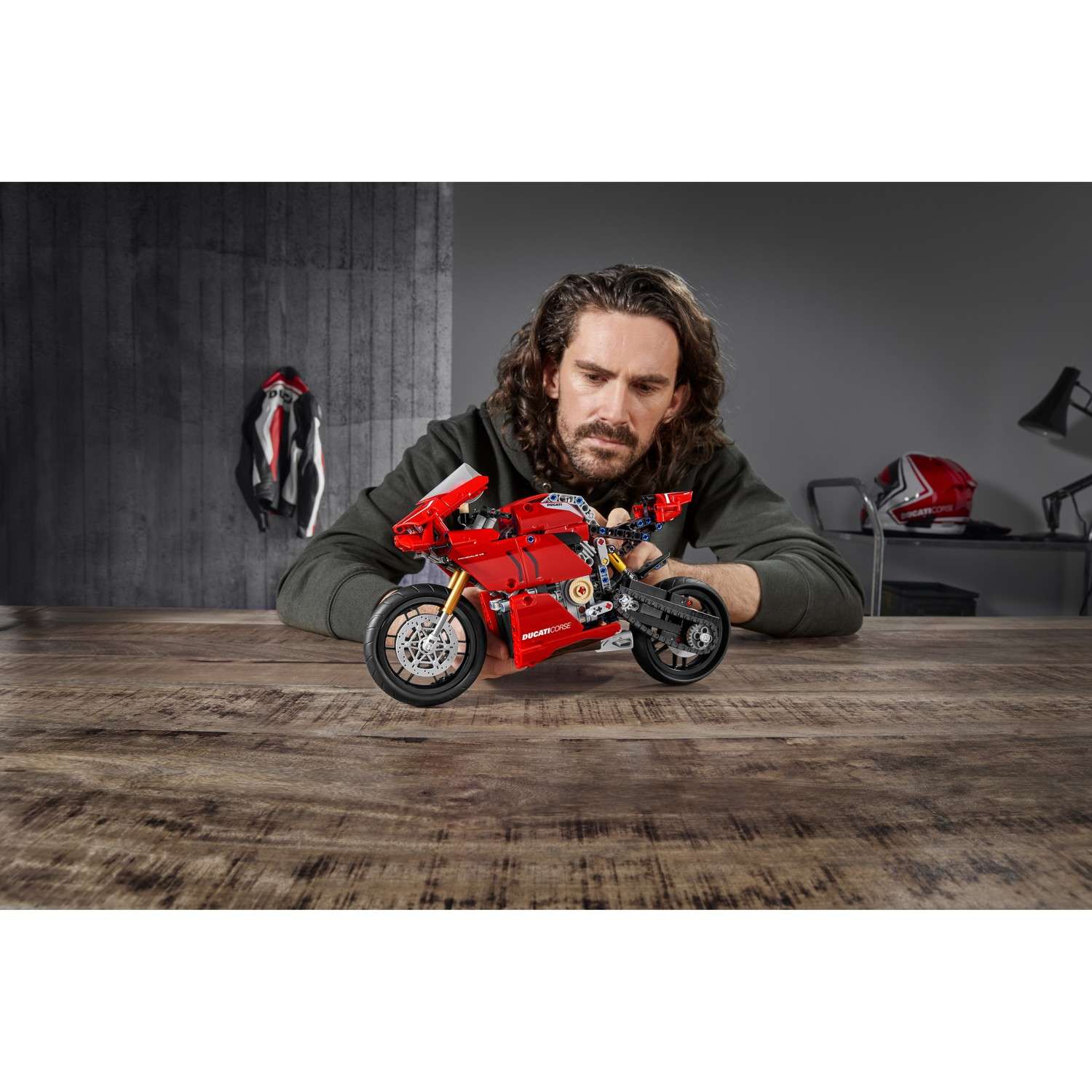 Конструктор LEGO Technic Ducati Panigale V4 R 42107 - фото 21