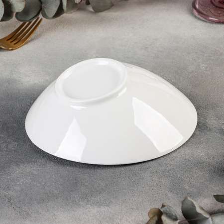 Салатник Sima-Land фарфоровый White Label 300 мл 16.4×16×7 см цвет белый