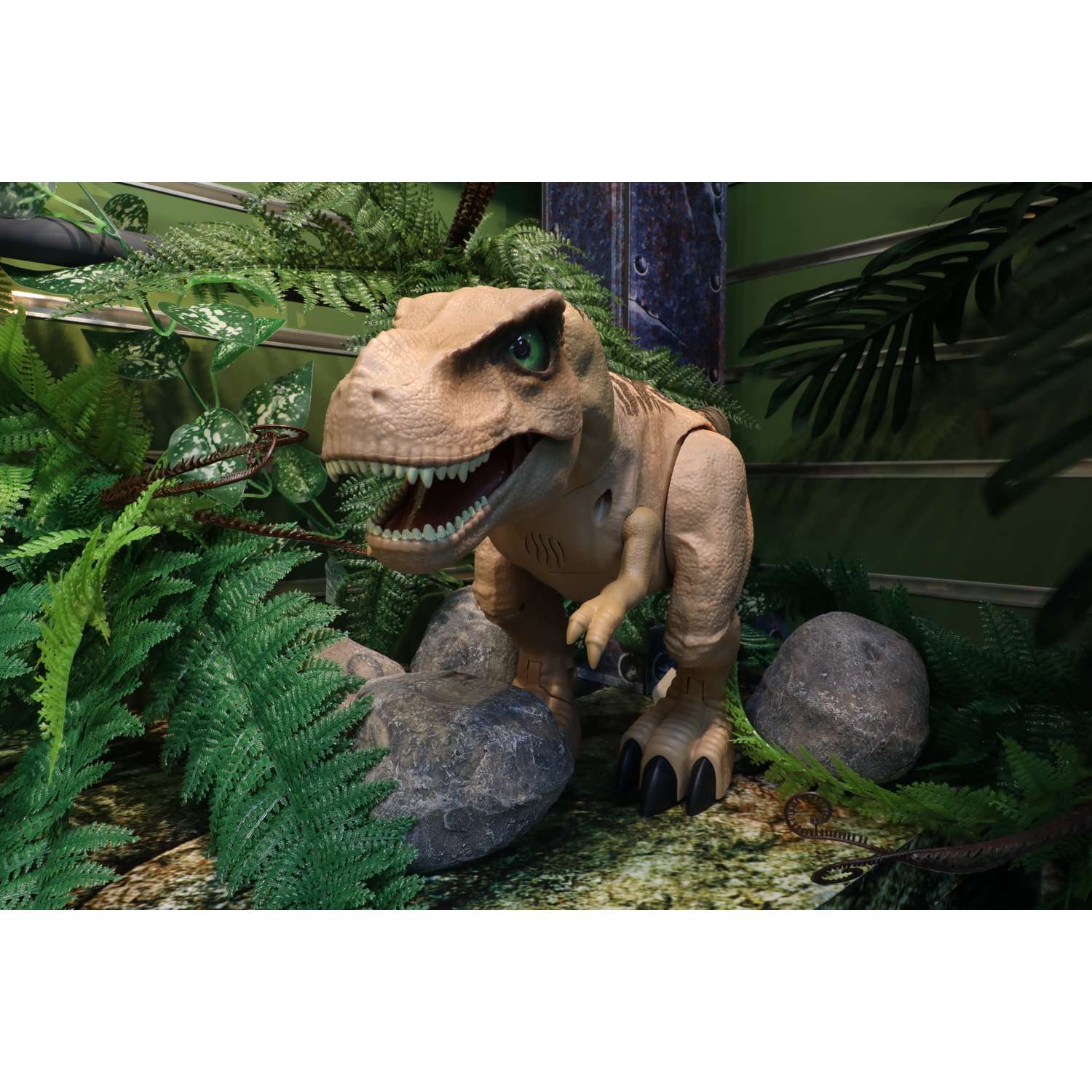Интерактивный динозавр Dinos Unleashed Гигантский Т-Рекс со световыми и звуковыми эффектами - фото 5