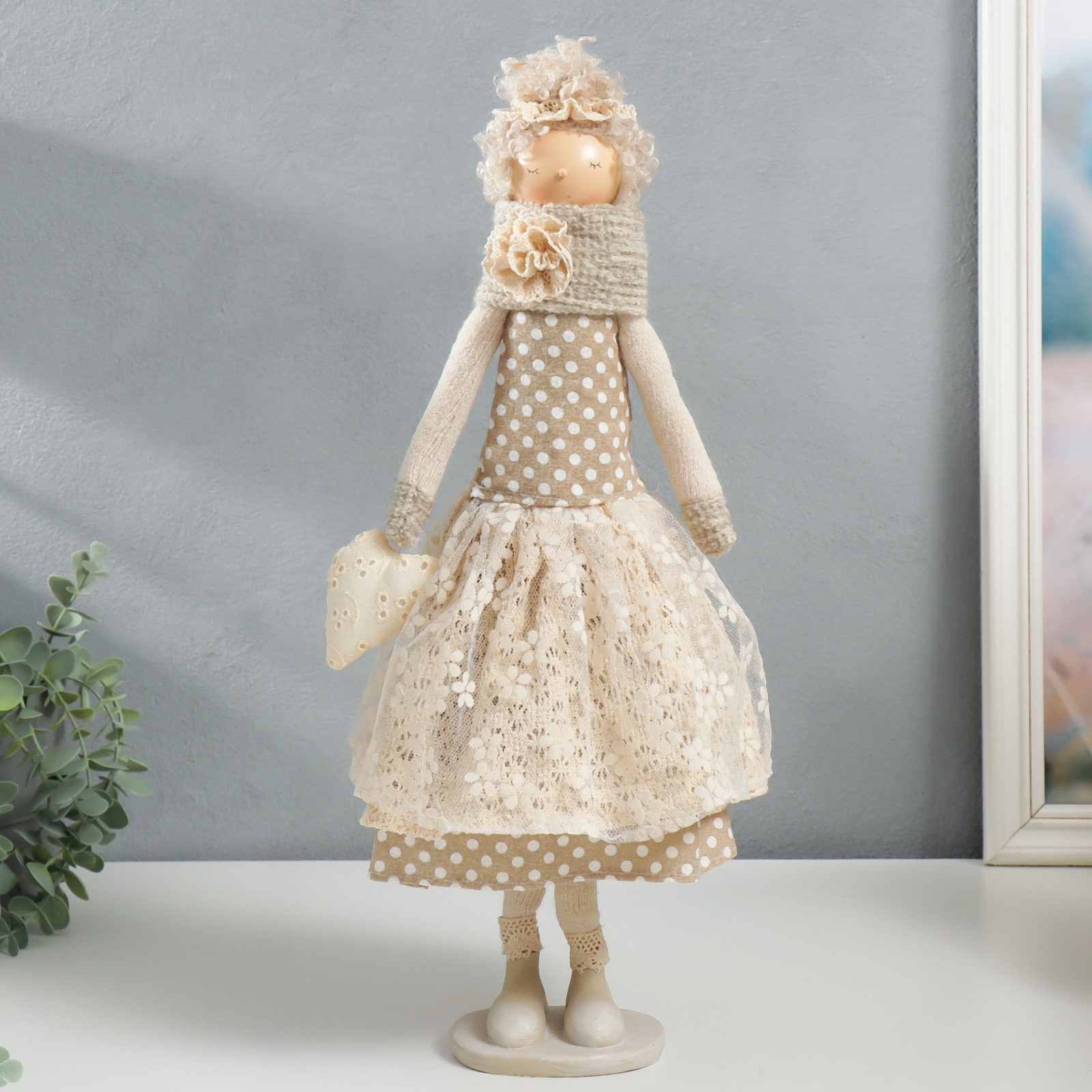 Кукла интерьерная Зимнее волшебство «Девушка с кудряшками платье в горох с сердцем» 48 5х14х17 см - фото 1
