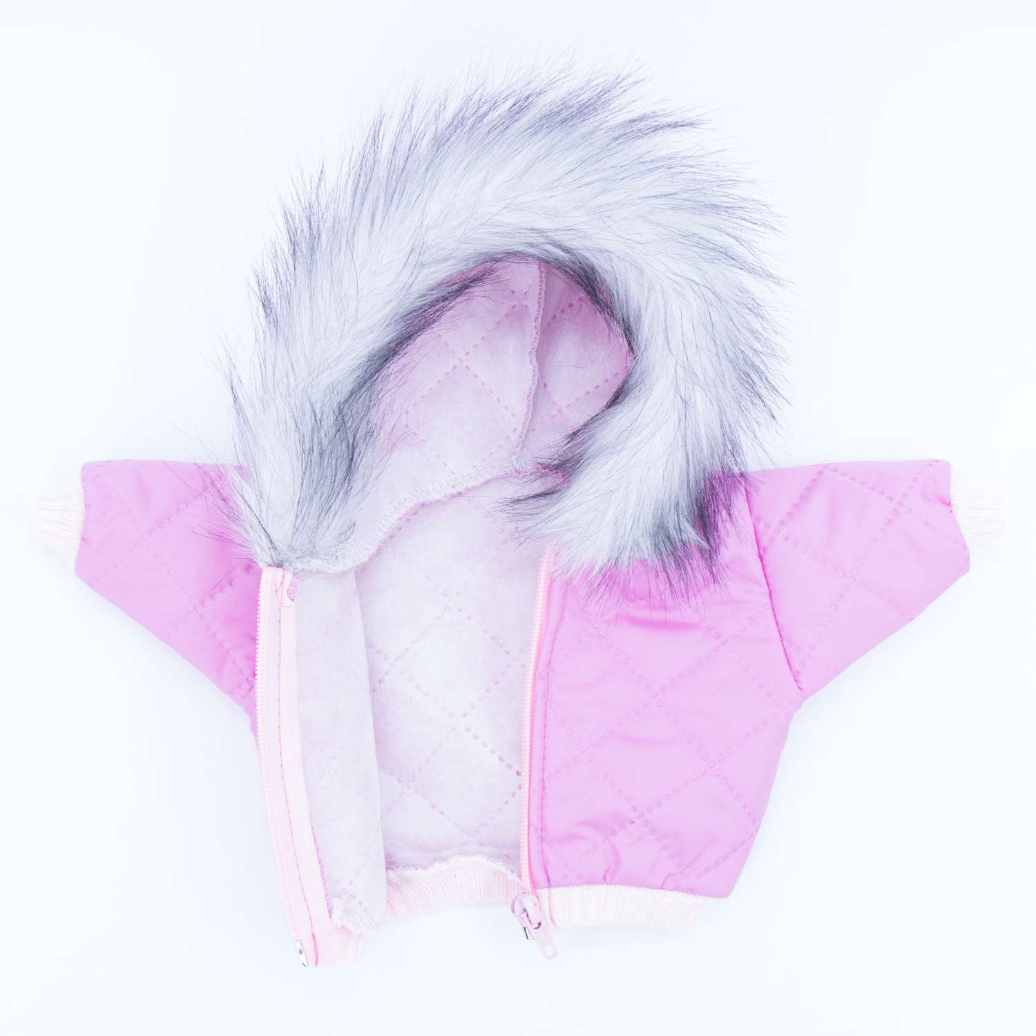 Комплект для пупса Модница 43-48 см: куртка с опушкой джинсы и шапочка 6120 цикламен-розовый 6120цикламен-розовый - фото 7