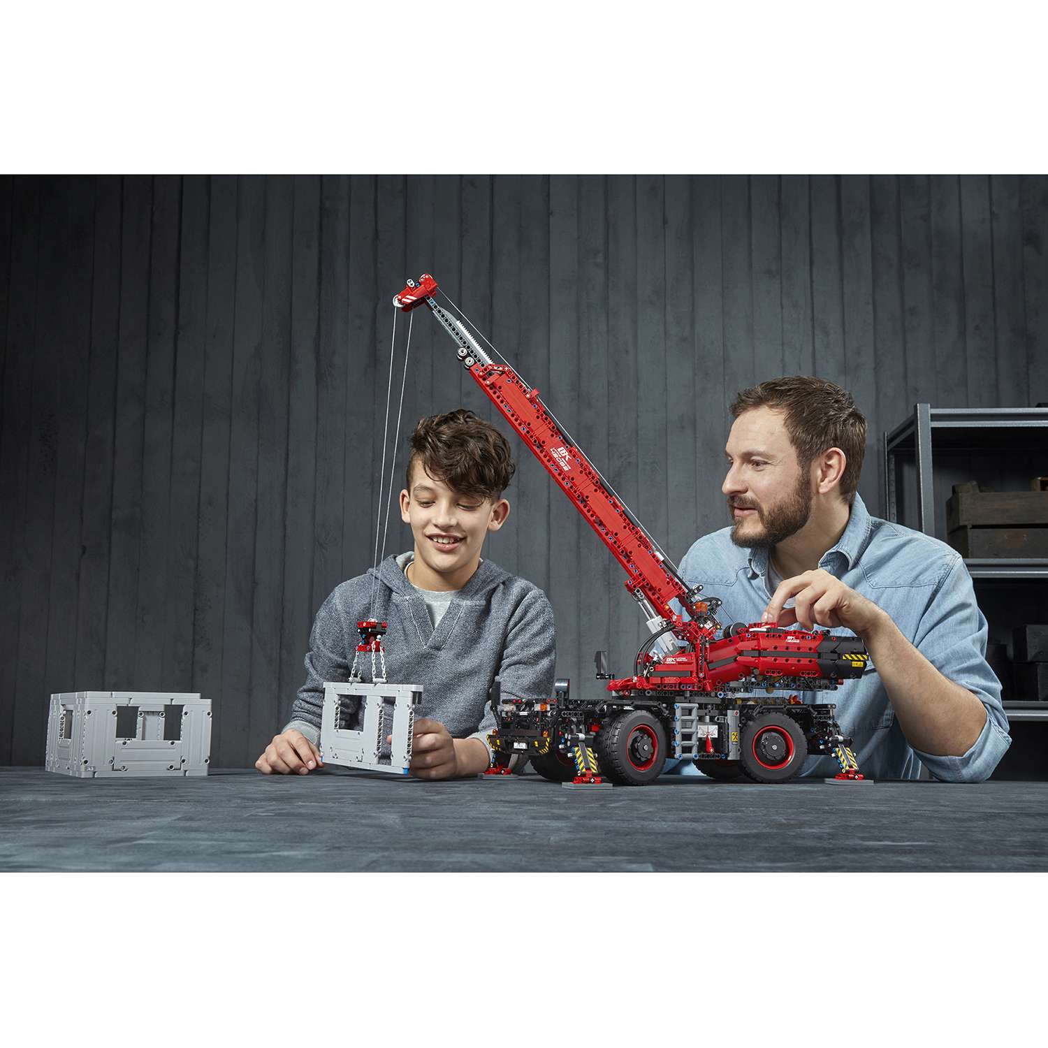 Конструктор LEGO Technic Подъёмный кран для пересечённой местности 42082 - фото 60
