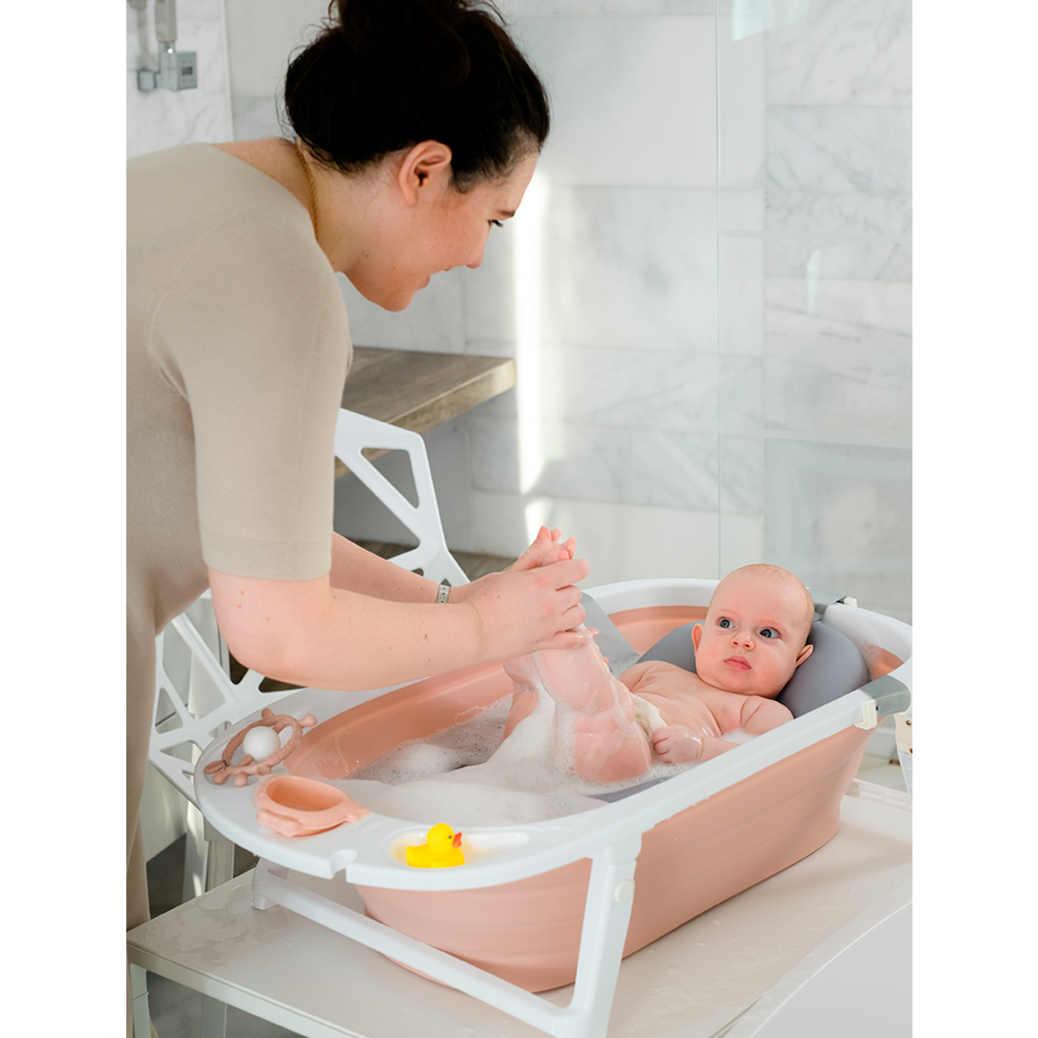 Ванночка Miyoumi детская складная с матрасиком для купания новорожденных Blush - фото 7