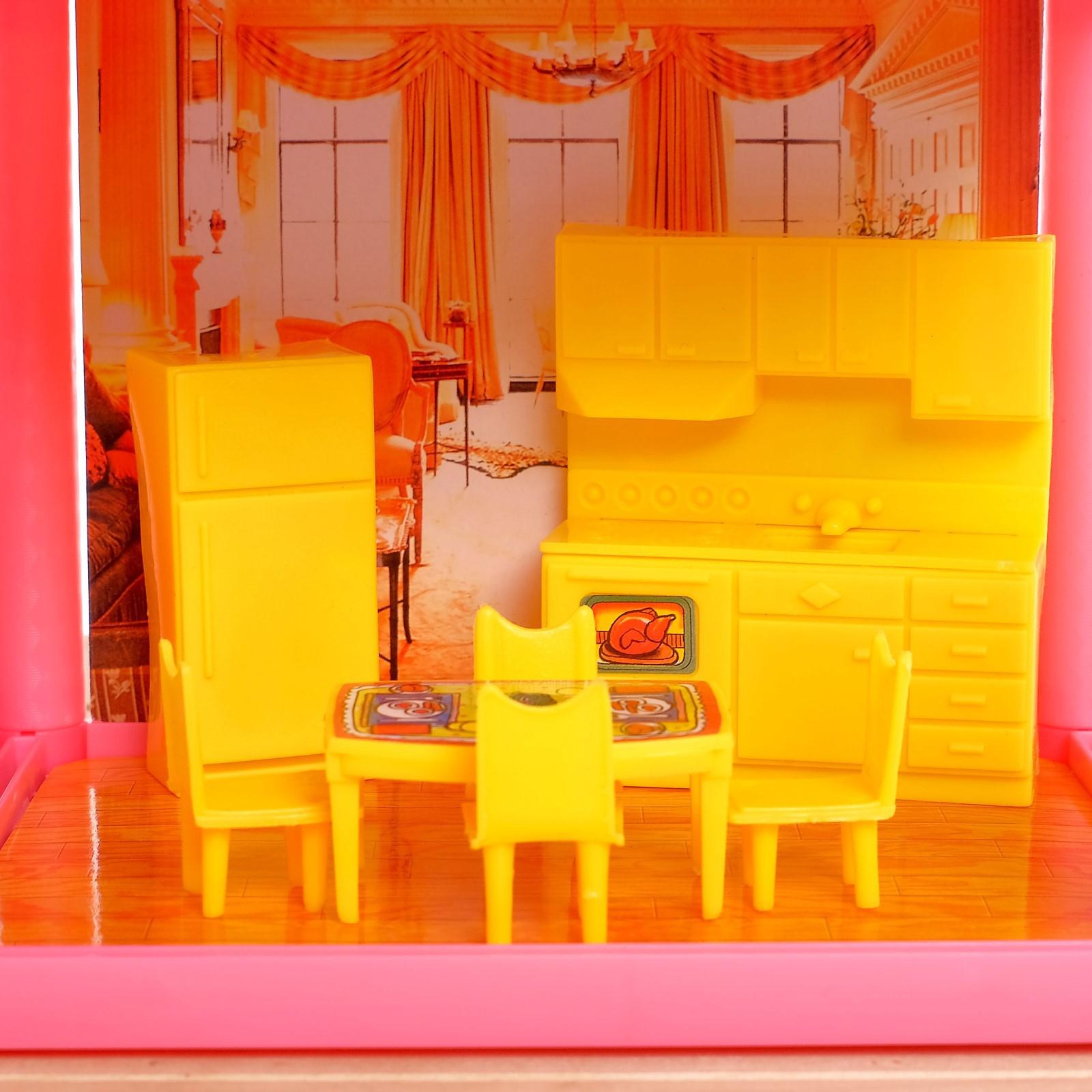 Дом для кукол Sima-Land Двухэтажный с аксессуарами 442534 - фото 4
