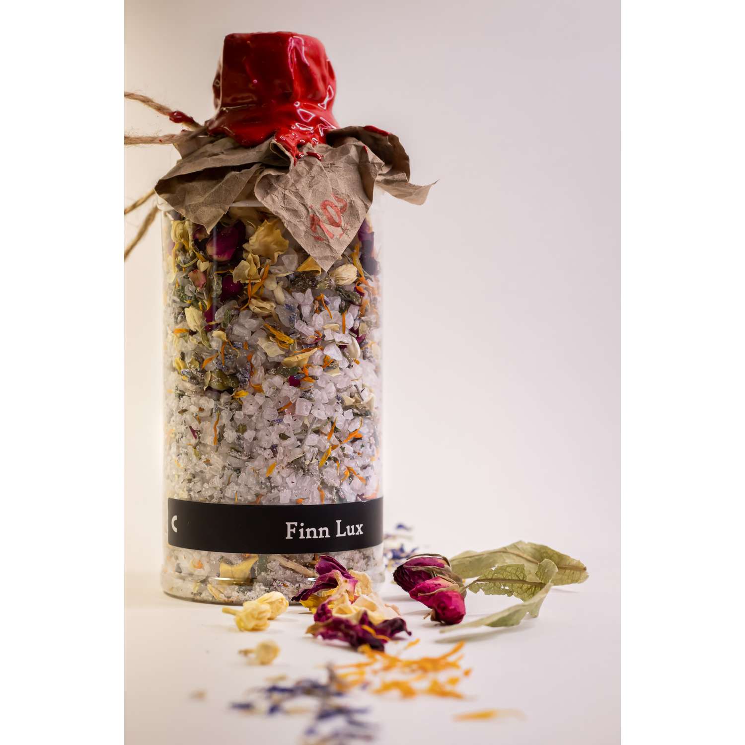 Соль для ванны Finn Lux Морская с сухоцветами и эфирным маслом розы - фото 3