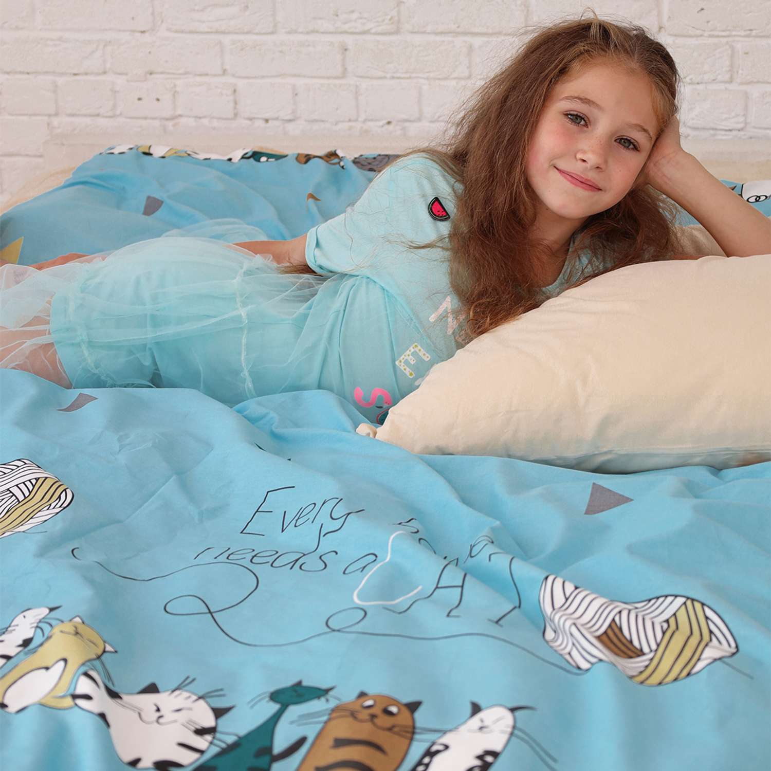 Комплект постельного белья BRAVO kids dreams Котики 1.5 спальный простыня на резинке 90х200 - фото 1