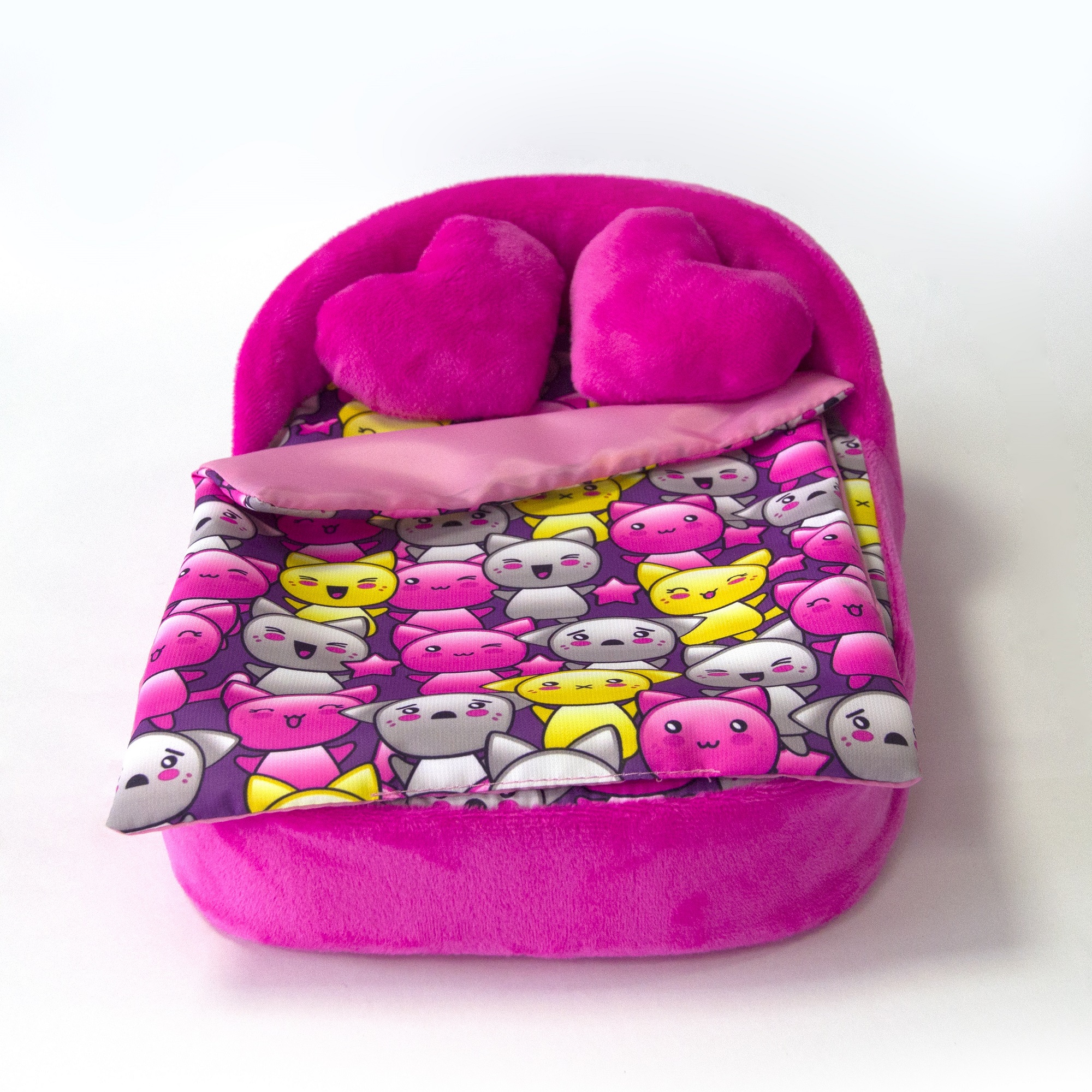 Набор мебели для кукол Belon familia Принт хор котят фиолетовый кровать с круглой спинкой 2 подушки НМ-003/4-33 - фото 4