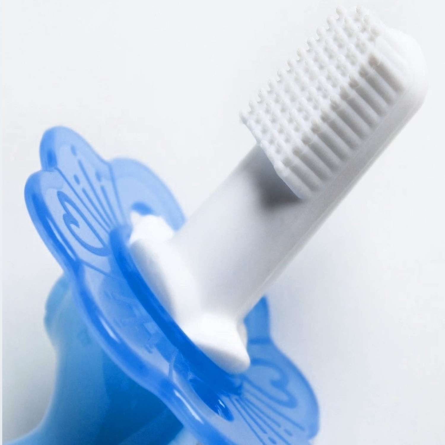Детская зубная щетка-массажер Крошка Я силиконовая с ограничителем от 3 месяцев+ голубая - фото 2