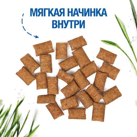 Лакомство для кошек Monge 60г Gift Hairball Хрустящие подушечки с начинкой с лососем и кошачьей мятой для вывода шерсти