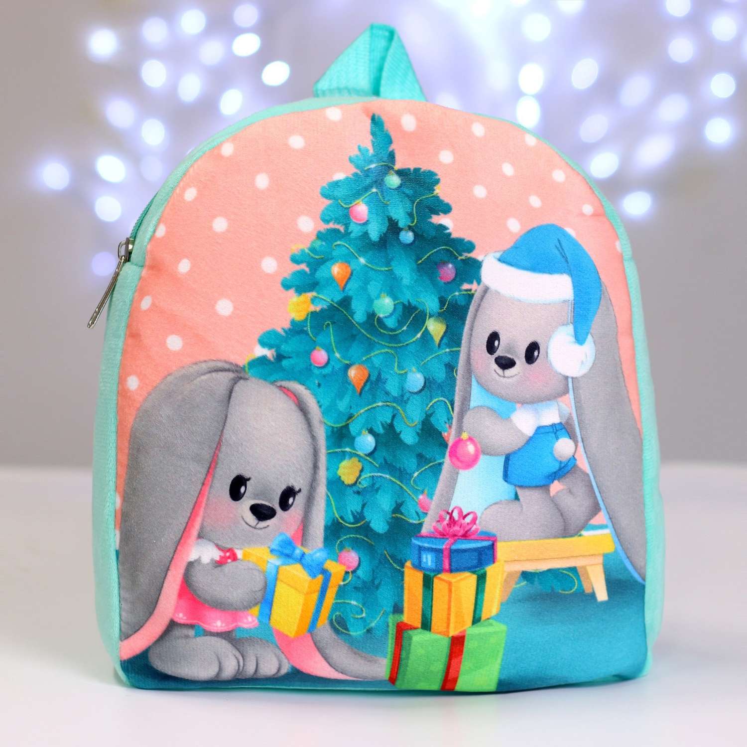 Детский рюкзак Milo Toys плюшевый Зайчики Li и Lu у елки 26х24 см - фото 4