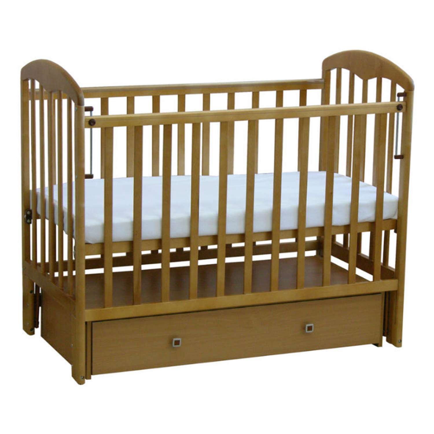 детская кровать деревянная с маятником