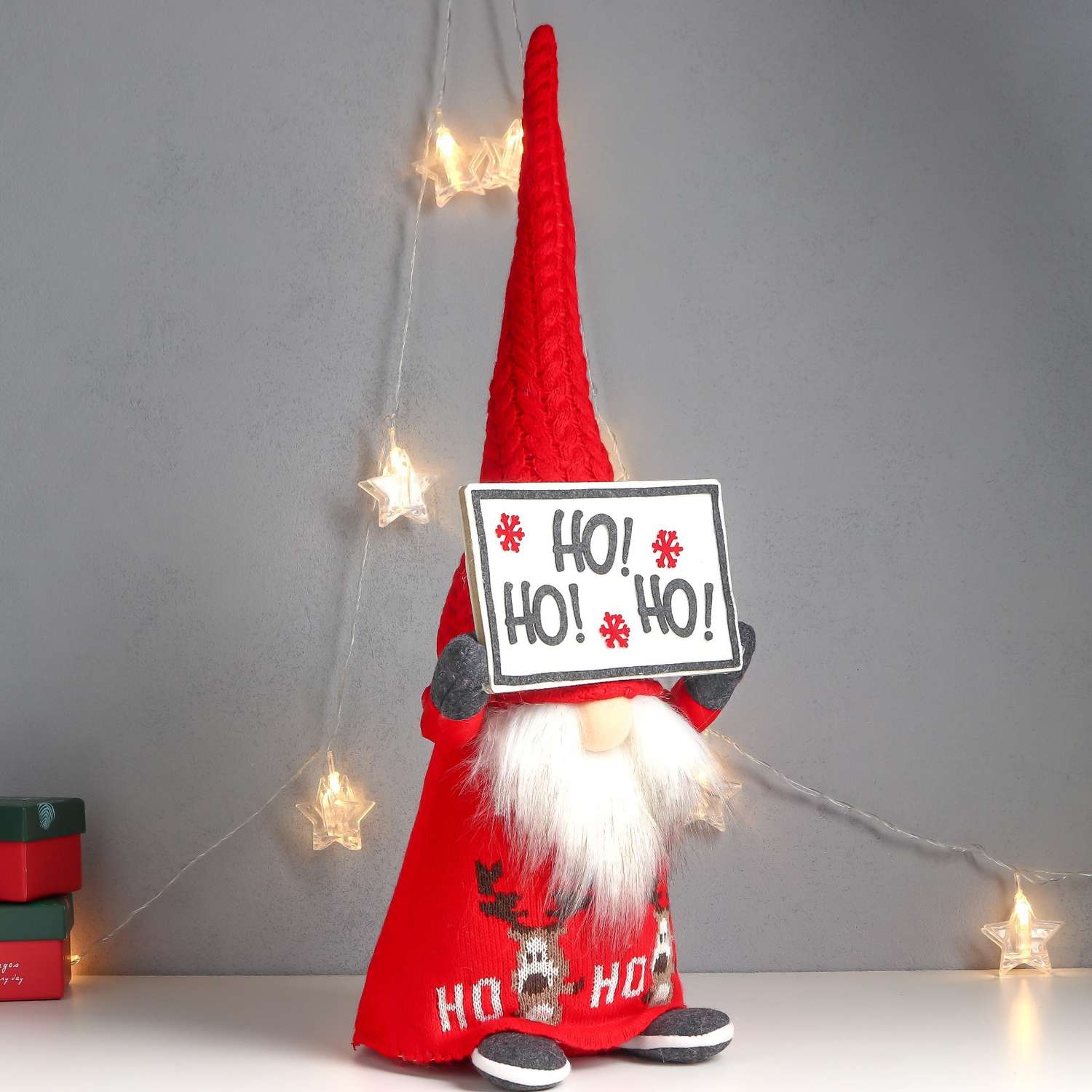 Кукла интерьерная Зимнее волшебство «Дед Мороз с табличкой Ho! Ho! Ho! в красном» 64х22х20 см - фото 2