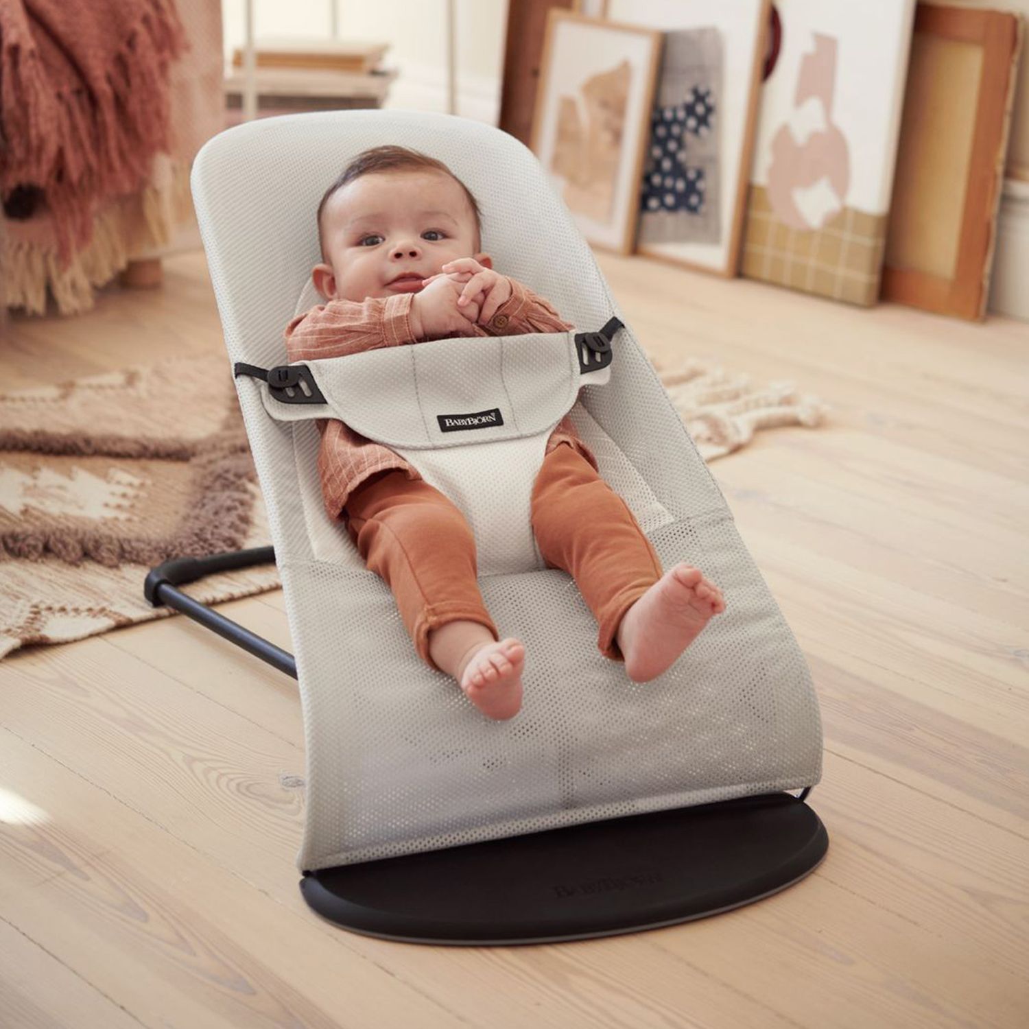 Кресло-шезлонг BabyBjorn Balance Soft Air сер/белый - фото 5