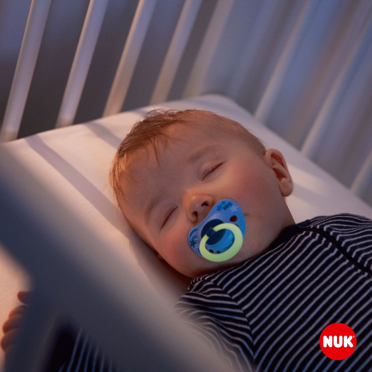 Соска пустышка ортодонтическая силикон Nuk NUK SIGNATURE NIGHT - фото 3