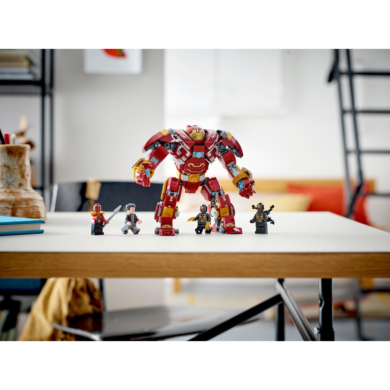 Конструктор LEGO Marvel Super Heroes The Hulkbuster The Battle of Wakanda 76247 - фото 7