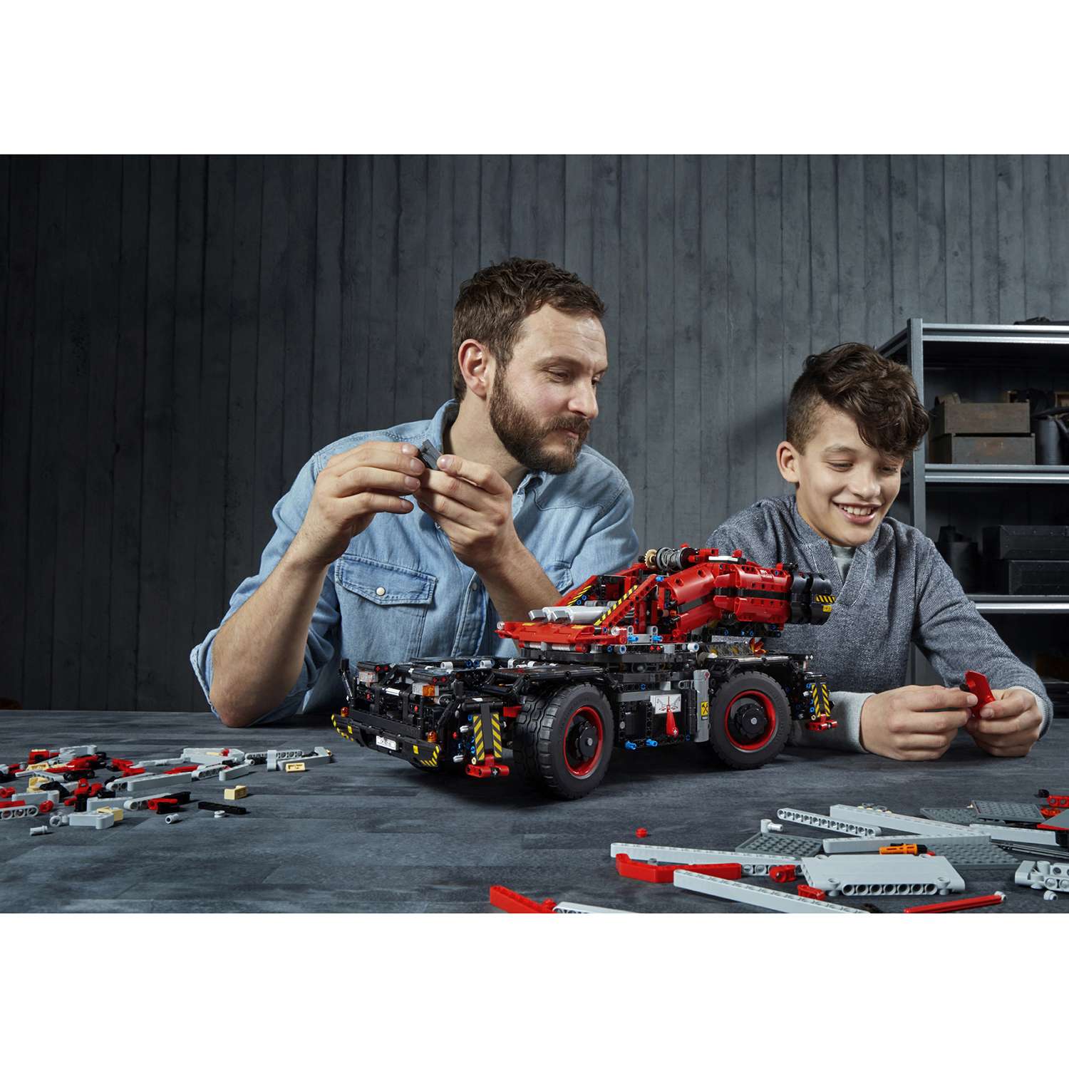 Конструктор LEGO Technic Подъёмный кран для пересечённой местности 42082 - фото 21