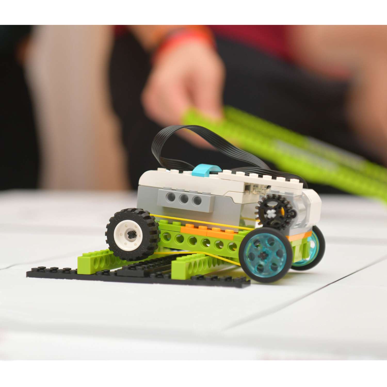 Базовый набор WeDo 2.0 ROBO MASTER 45300 - фото 19