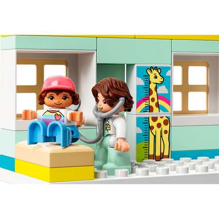 Конструктор LEGO DUPLO Town Поход к врачу блочный