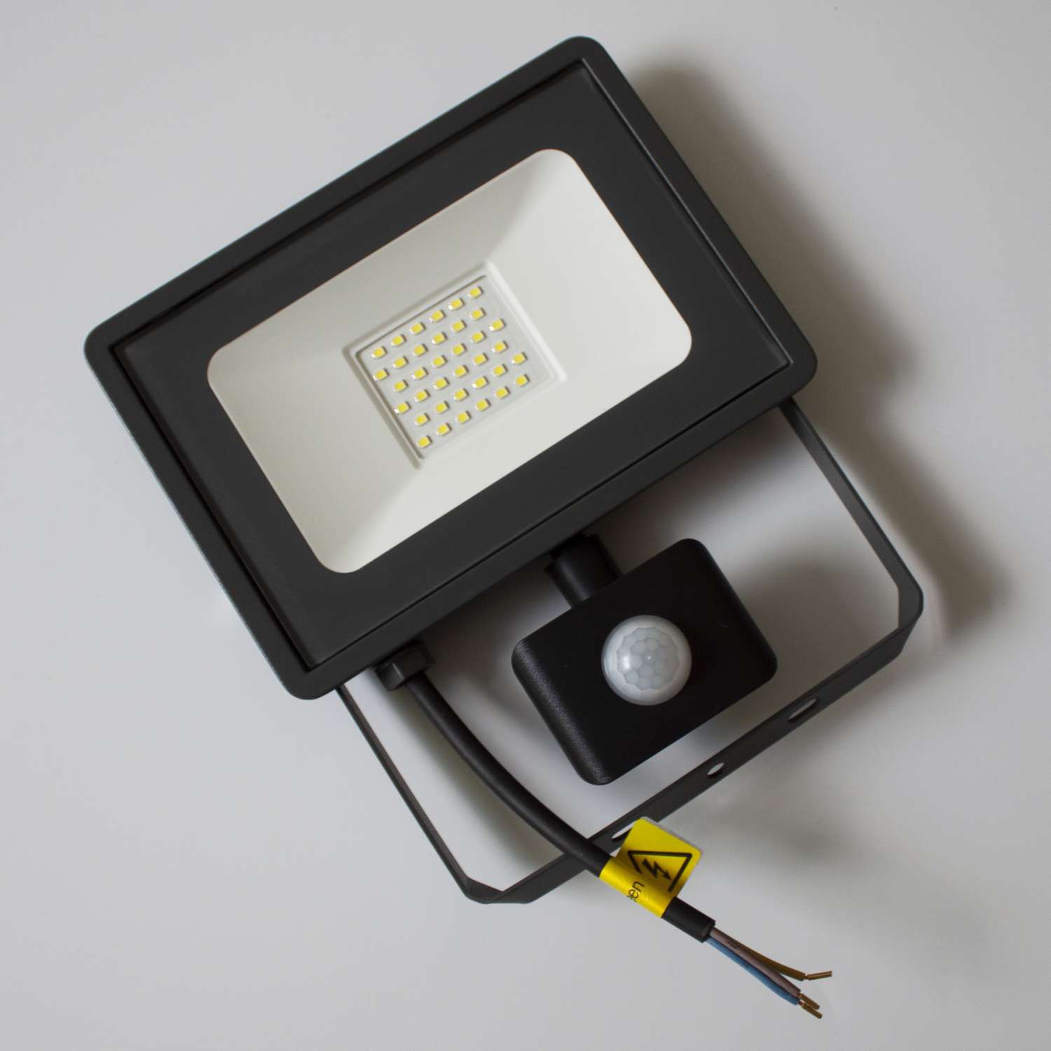 Прожектор светодиодный Фарлайт 30Вт 6500К IP65 с датчиком движения Белый свет корпус серый - фото 2