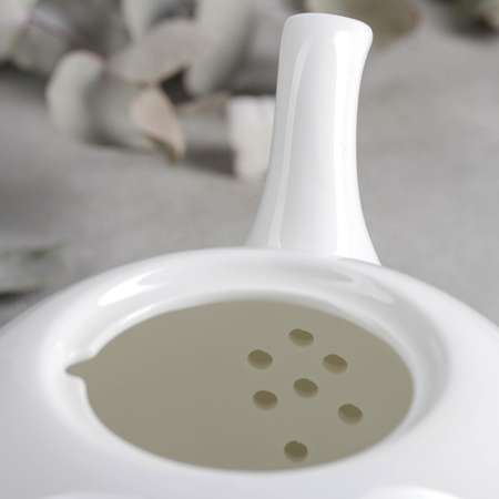 Заварочный чайник Sima-Land фарфоровый Wilmax Olivia «Классика» 1.1 л цвет белый