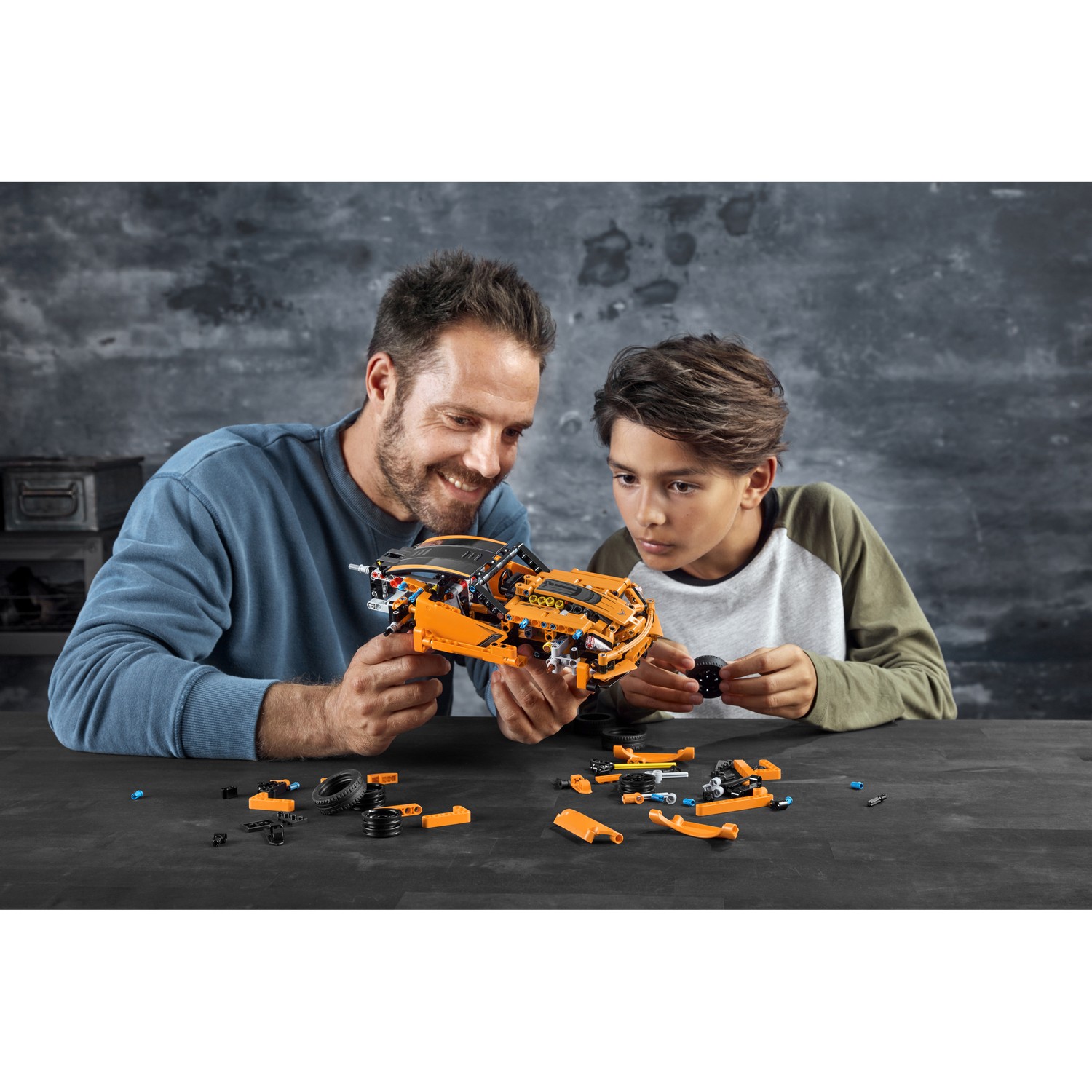 Конструктор LEGO Technic Chevrolet Corvette ZR1 42093 - фото 12