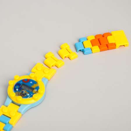 Часы наручные электронные Disney Ролли Дружные Мопсы с ремешком конструктором