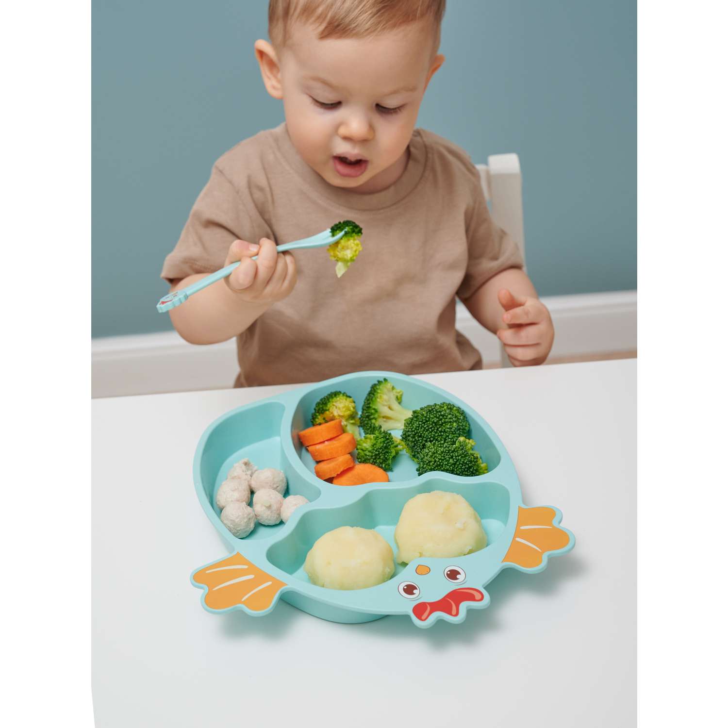 Набор детской посуды Добрый Филин Тарелка вилка ложка Цыпленок голубой 4 предмета - фото 8