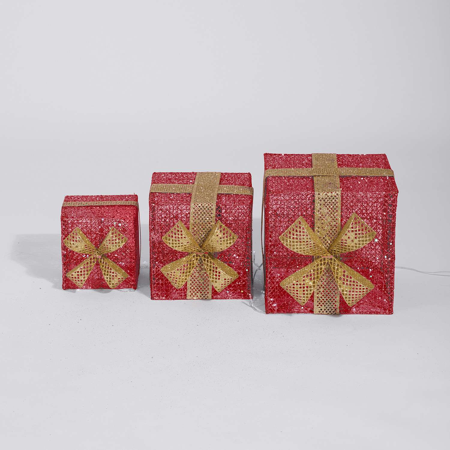 Подарочный набор фигур BABY STYLE красный коробочка 3 фигурки LED теплый белый свет 15/20/25 см - фото 1
