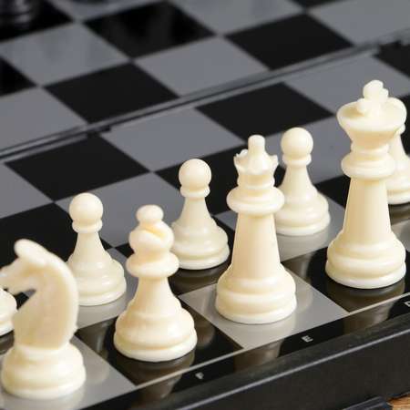 Настольная игра Sima-Land 3 в 1 «Зук« нарды шахматы шашки магнитная доска 24.5х24.5 см