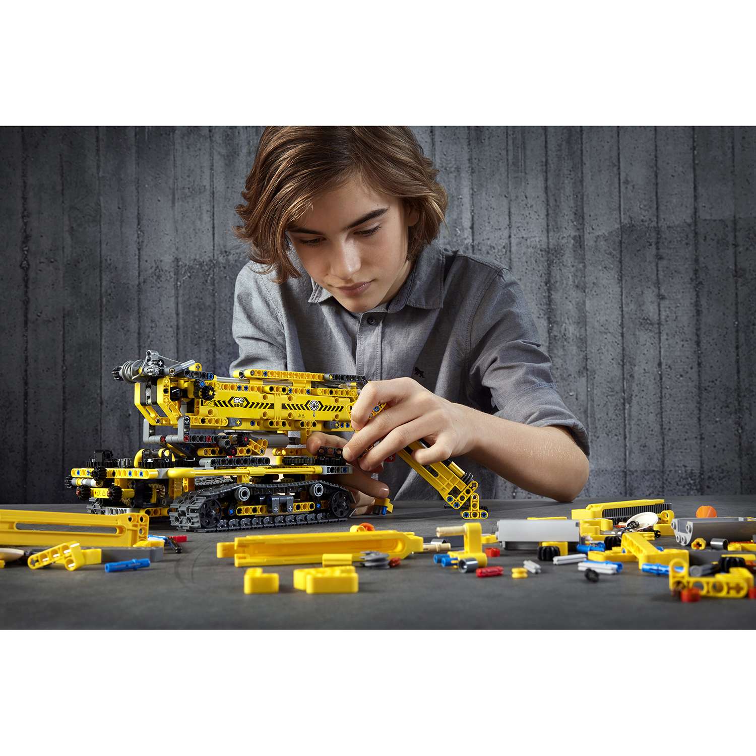 Конструктор LEGO Technic Компактный гусеничный кран 42097 - фото 5